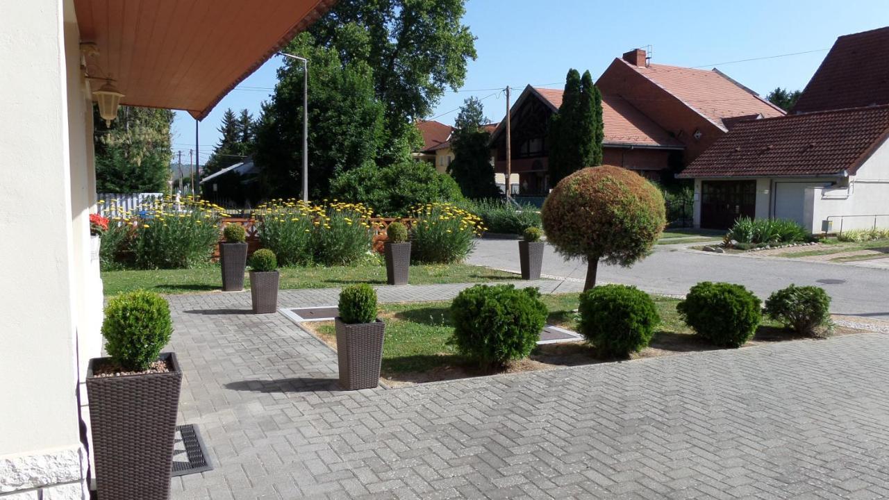 Silent Apartmanhaz Harkany Bagian luar foto